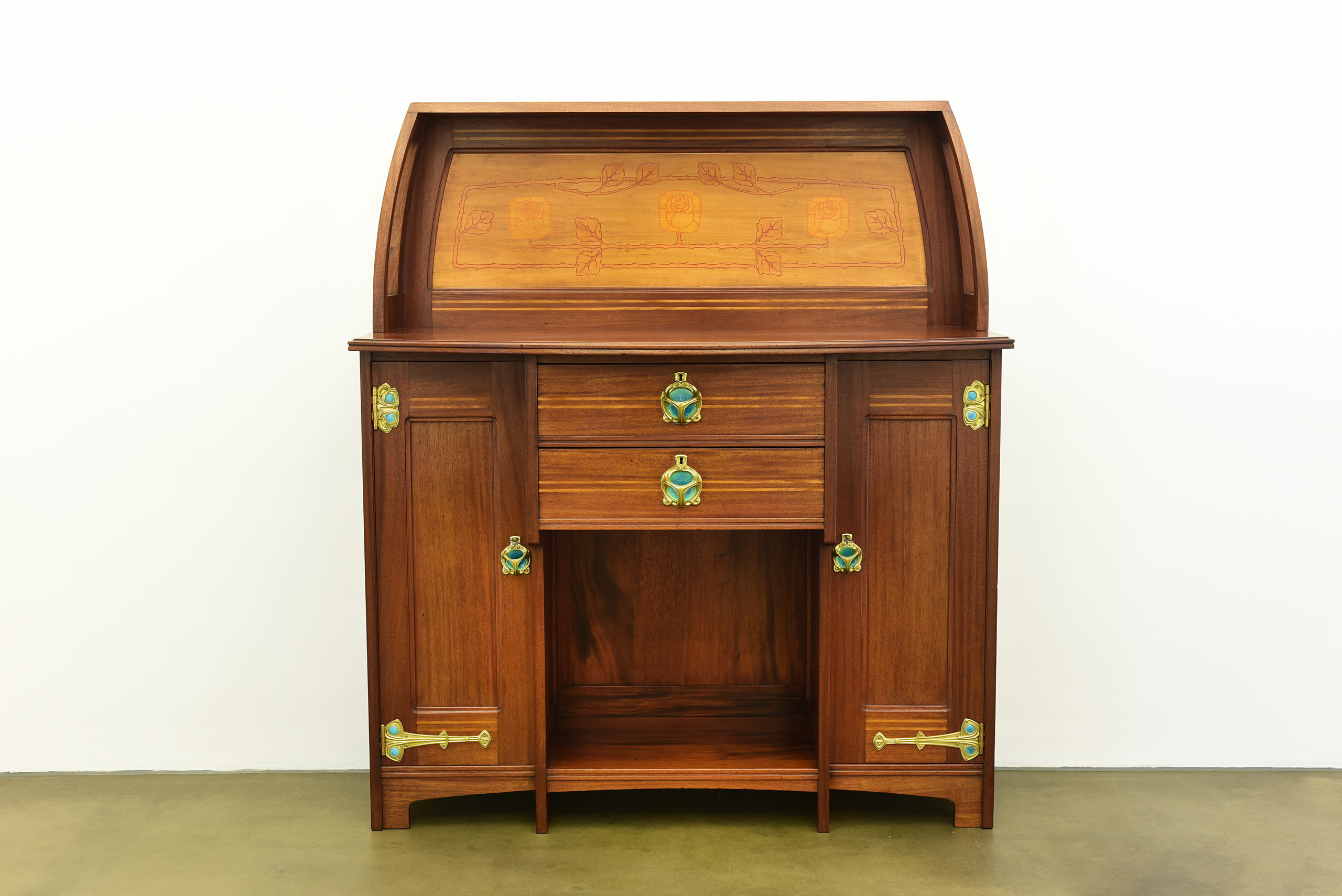 Gustave Serrurier-Bovy: Buffet, 1903, Mahogany, handles in brass and cabochon, ornamental painting